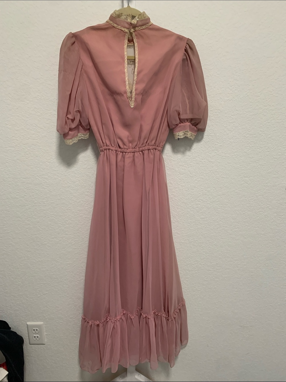 Vintage-Inspired Pink Lace Trim Victorian Maxi Dress - Picture 4 of 8